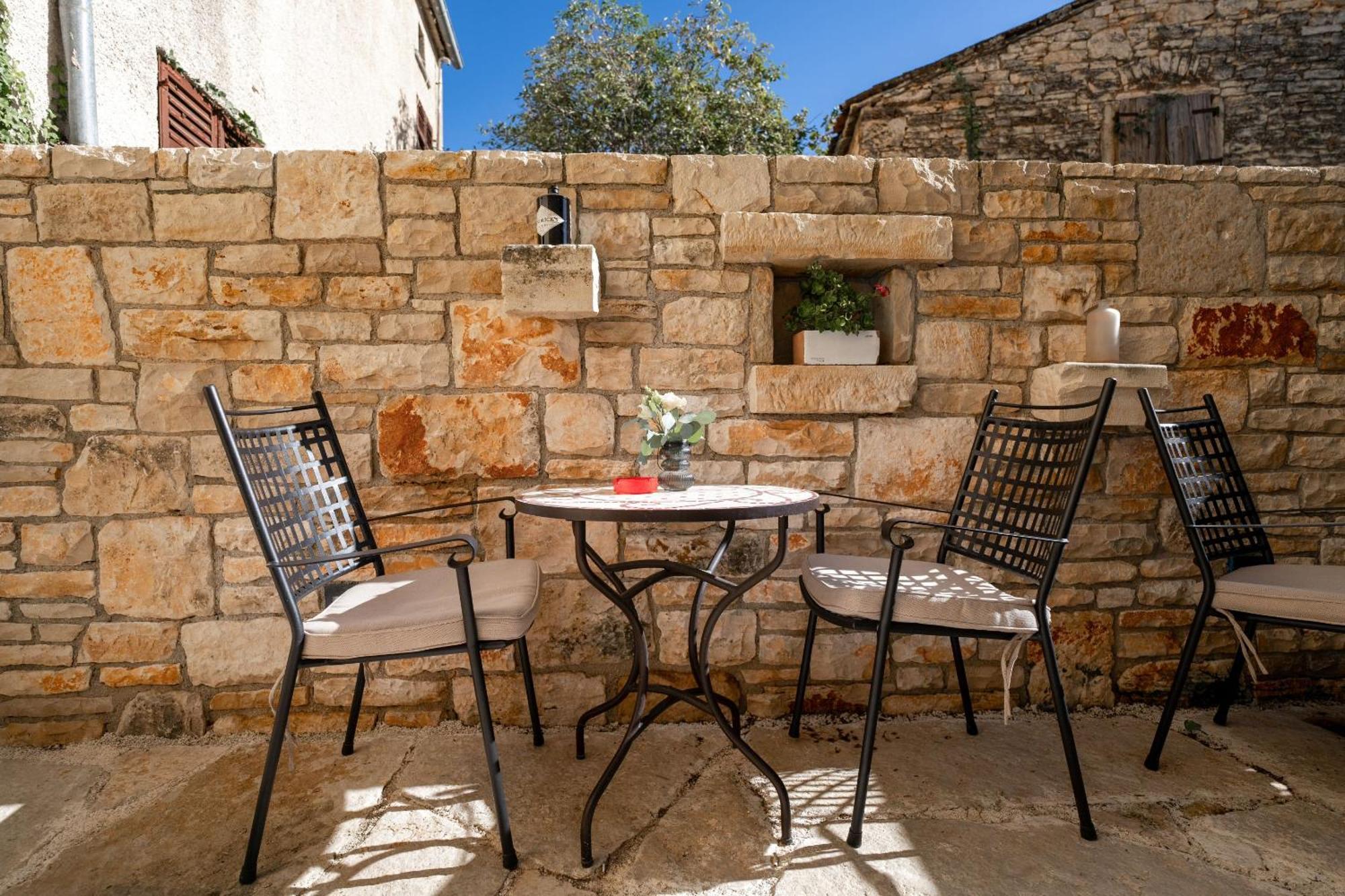 Della Croce Bed&Breakfast Svetvinčenat Exteriör bild