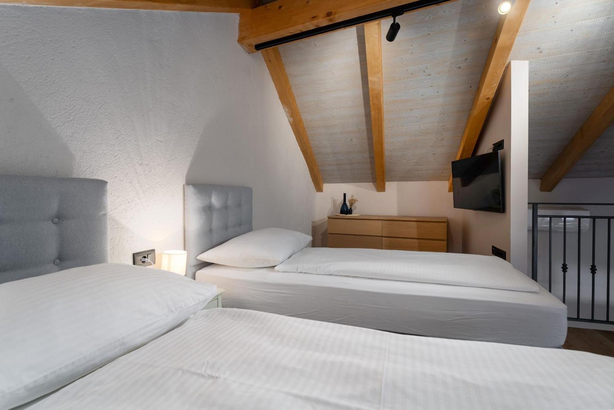 Della Croce Bed&Breakfast Svetvinčenat Exteriör bild